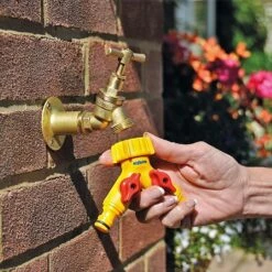 Hozelock Dual Tap Connector -Elho Shop 882410 1