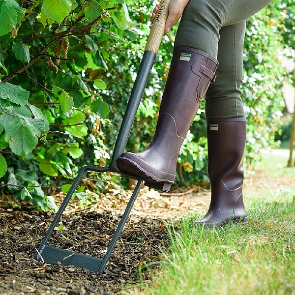 Kent & Stowe Carbon Steel Clay Mule 4 Kent & Stowe Carbon Steel Clay Mule - Image 2